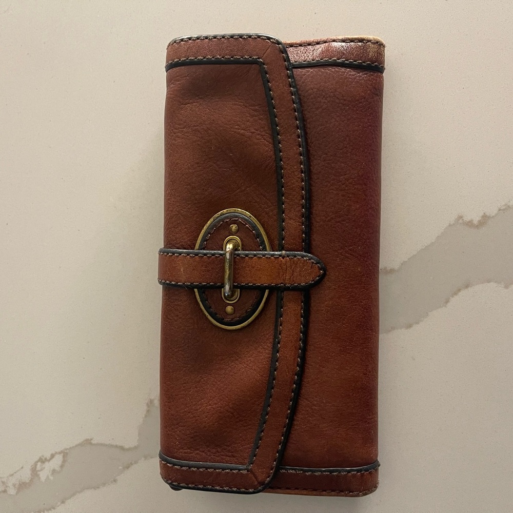 Fossil Vintage Revival Reissue Brown Leather Wallet with Signature Buckle - Picture 9 of 12